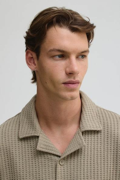 Men’s Khaki green Loose Fit Waffled resort shirt | H&M IN