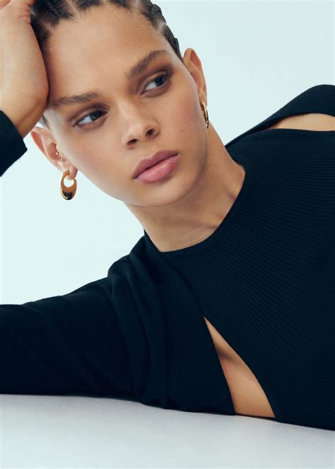 Pendientes aro ovalado - Mujer | MANGO Perú