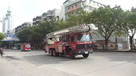 这不是消防车出警哦！这是中国11.9消防日的巡游活动！ - YouTube