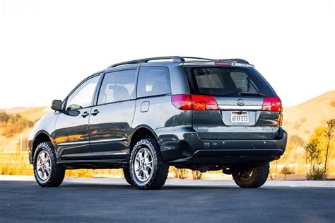 What’s A Lifted Off-Road Ready Toyota Sienna Worth To You? | Carscoops