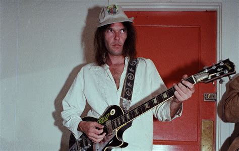 When Neil Young took shots at rock “sellouts”