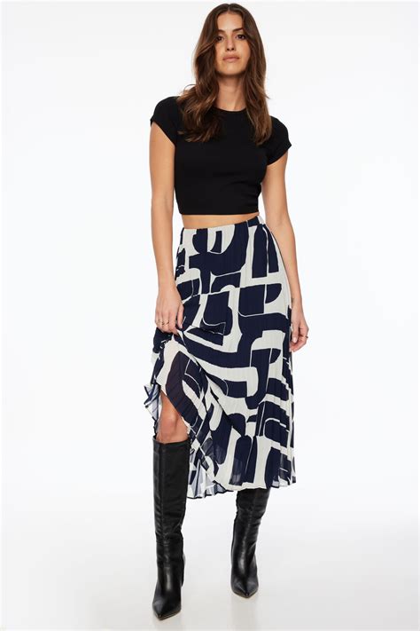 Laure Pleated Chiffon Maxi Skirt Black | Dynamite