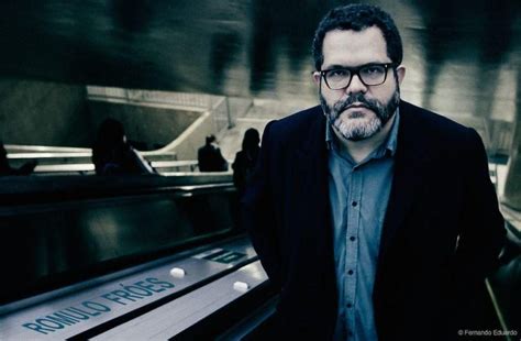 BARULHO FEIO (EN ESPAÑOL) - Romulo Fróes - LETRAS.COM