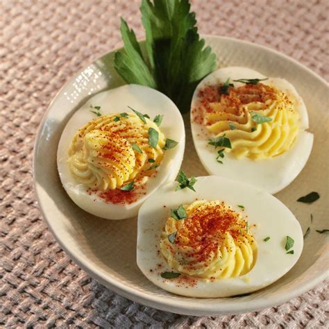 Simple Deviled Eggs Recipe