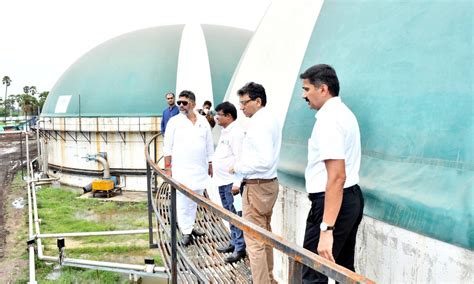 DK Shivakumar visits bio-CNG plant in Chennai