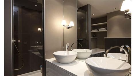 Ex van Patrick Kluivert zet haar miljoenen appartement te koop. Zie ...