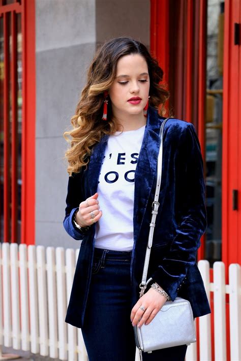 How to wear a velvet blazer. Styling tips from a fashion blogger ...