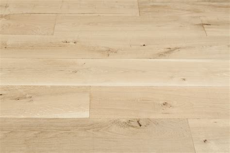 Natural White Oak Vinyl Plank Flooring | Kowala Pictures