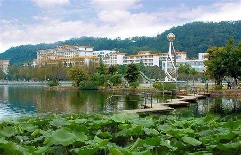 航拍福建农林大学旗山校区_3840X2160_高清视频素材下载(编号:26402876)_实拍视频_光厂(VJ师网) www.vjshi.com