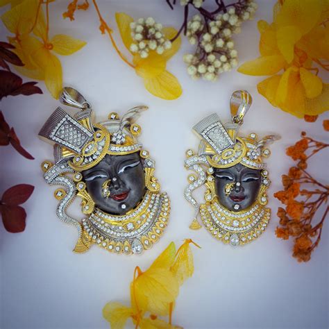 Shrinathji Pendants – Arts of Devotion