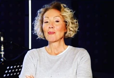 Novosti.rs | Galerija | LEPA BRENA BEZ TRUNKE ŠMINKE: Ovako pevačica ...