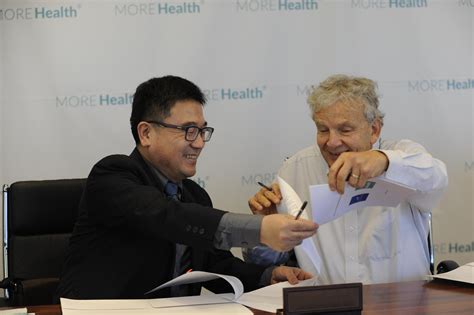 天坛普华医院与MORE Health爱医传递独家合作签约仪式在MORE Health总部举行