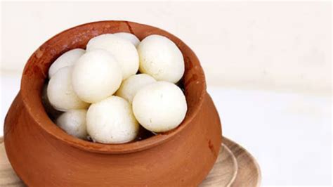 রসগোল্লাকে সাহেবরা ইংরেজিতে কী বলে? অনেকেই জানে না - Whats is the ...