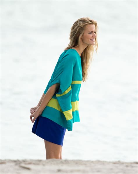 Brooklyn Decker in a Bikini - beach in Miami - December 2013 • CelebMafia