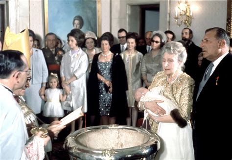 El bautizo de Don Felipe, el día que la reina Victoria Eugenia le ...