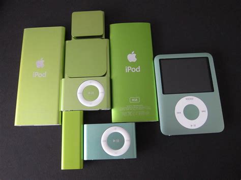 iPod nano 6G + iPod touch 4G Comparison + Color Photos | Flickr