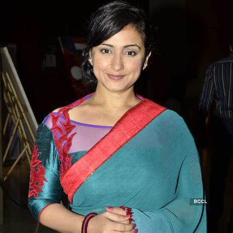 Popular playback singer Sunidhi Chauhan during the launch of an art ...