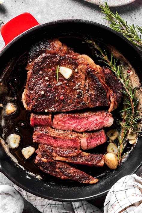 Cast Iron Skillet Steak Recipe - The Big Man's World