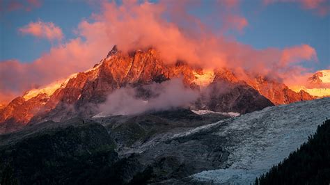 Mont Blanc mountain range view on peak and glacier at sunset, Chamonix ...