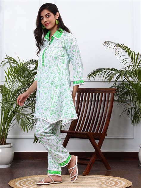 Linen Co-ords Set in White & Green Floral Print – Pearls & Pastels