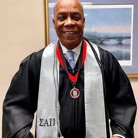 Graduation Set with NSLS Medallion – The National Society of Leadership ...