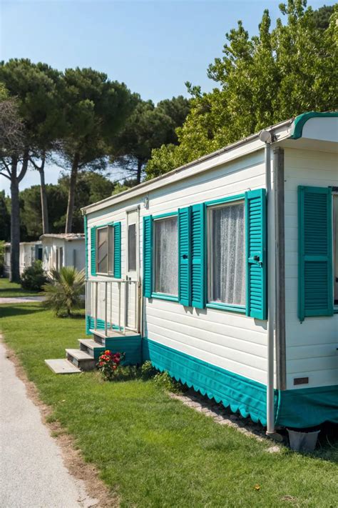 Stunning Mobile Home Exterior Inspirations - Light and Layer