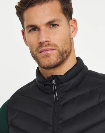 Black Lightweight Padded Gilet | Ambrose Wilson