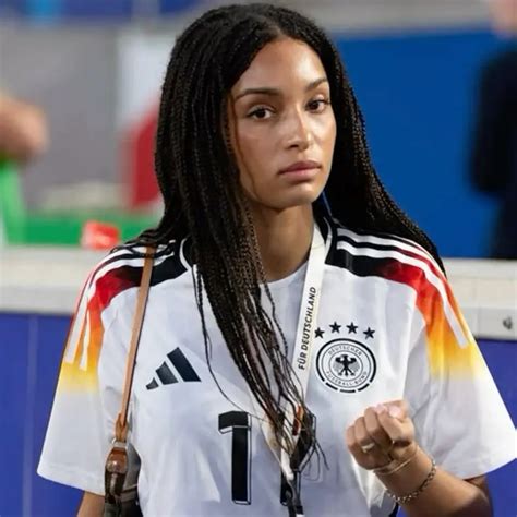 Meet stunning Aaliyah Mohamed – Florian Wirtz's influencer girlfriend ...