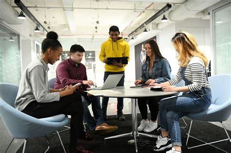 Foot Locker Office Photos | Glassdoor