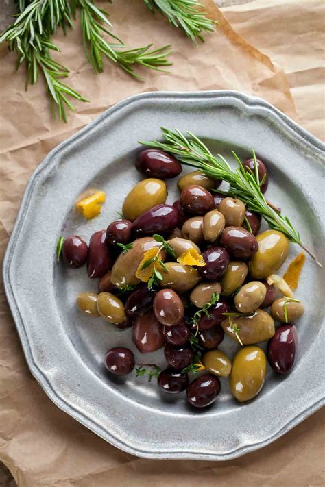 Marinated Olives with Garlic, Rosemary and Thyme | Recipe | Marinated ...