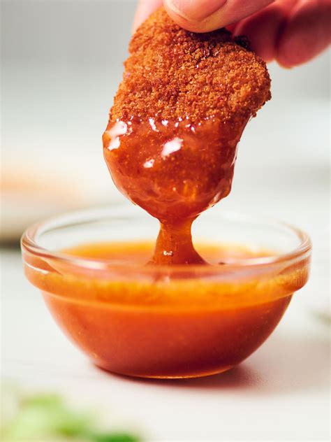 Easy Honey Sriracha Sauce - Evergreen Kitchen
