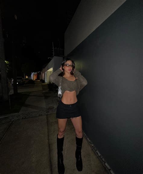 Valeria Madrigal🖤 | Savage remix- Megan The Stallion, Beyoncé🧚🏼 | Instagram