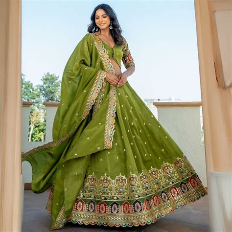 40 Indian Bridesmaid Dresses Perfect For Wedding Season 2025 | LBB