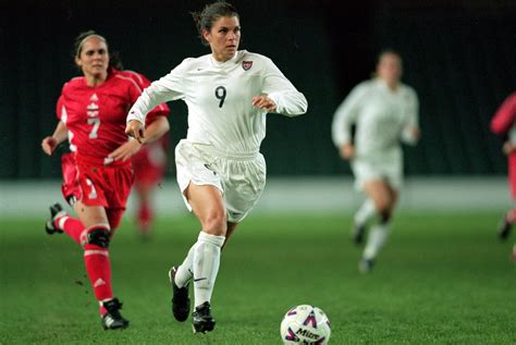 The 25 Best Female Athletes Of All-Time - New Arena