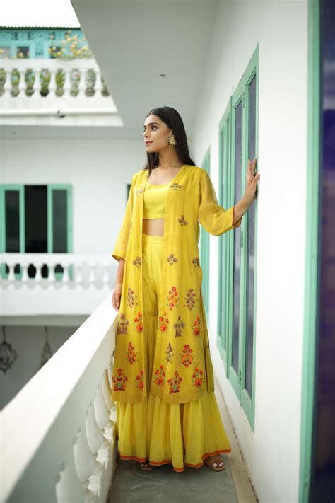 Long tissue jacket with bustier and gharara – Neeta Bhargava