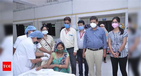 NMC starts vax of vulnerable groups, begins with pregnant women ...