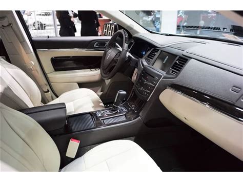 2015 Lincoln MKS: 26 Interior Photos | U.S. News