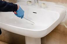 togliere piastrelle bagno rifare il bagno senza togliere le piastrelle e con piccoli togliere piastrelle bagno rifare il bagno senza togliere le piastrelle e con piccoli