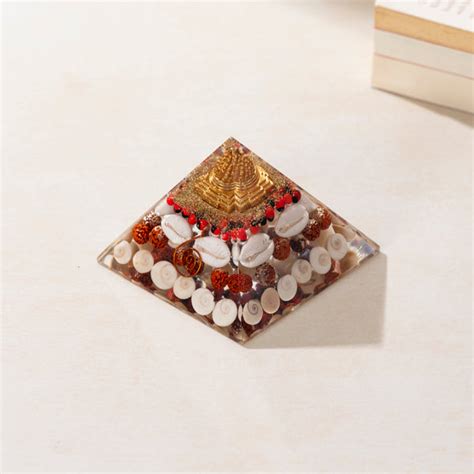 Shree Yantra and Gomti Chakra Pyramid - Darbar Craft