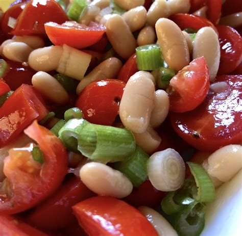 Tomato Cannellini Bean Salad - everyfoodfits.com