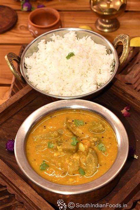 Avaraparuppu kathirikai kulambu | Bellar dal egg plant curry-How to ...