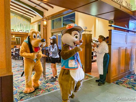 Disney Menu Updates: Price INCREASE Hits Popular Character Breakfast ...