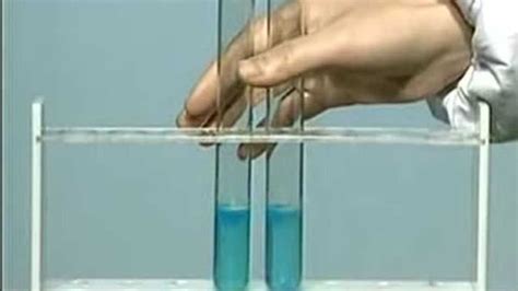 钠与硫酸铜溶液的反应_腾讯视频