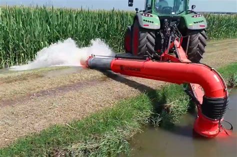 拖拉机才能带动的水泵，浇灌农田真是太方便了_凤凰网视频_凤凰网