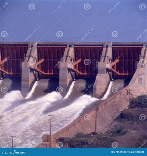 Hidroelctrica Itaipu Dam Entre Brasil Y Paraguay. Itaipu Binacional ...