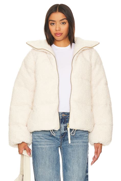 Varley Wilkins Sherpa Puffer Jacket in Sandshell | REVOLVE