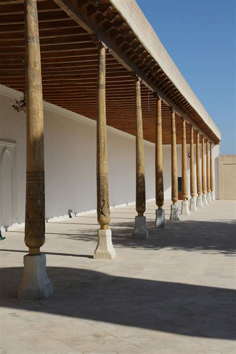 Collum Inside Building 的图像结果