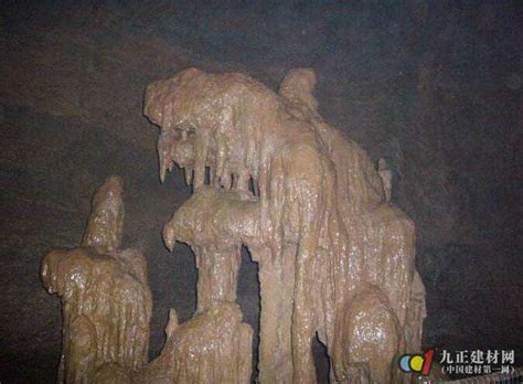 乌克兰里米亚Chatyrdag高原Eminebairhosar洞穴中的钟乳石高清图片下载-正版图片504695930-摄图网