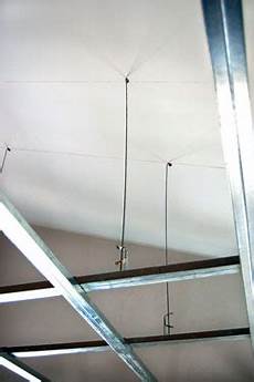 struttura cartongesso soffitto controsoffitto di cartongesso sospeso con faretti struttura cartongesso soffitto controsoffitto di cartongesso sospeso con faretti