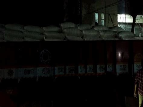 Andhra: Tadepalli police team seizes lorry smuggling rice meant for PDS ...